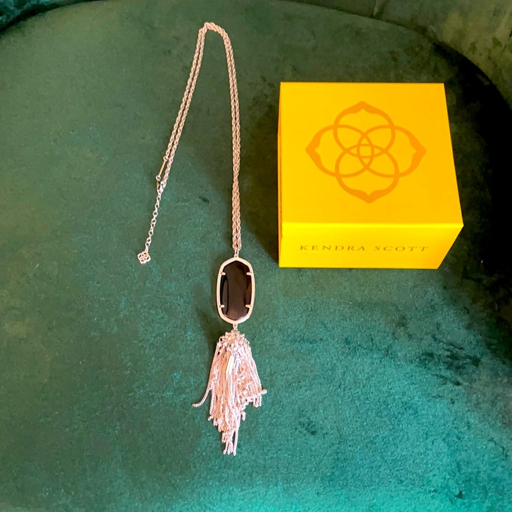 Kendra Scott necklace. Never been worn!